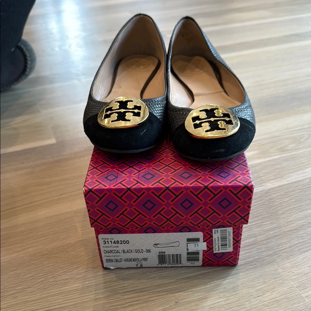Tory Burch Charcoal, Black and Gold Flats with Iconic Logo, Size 7.5 - Picture 2 of 7